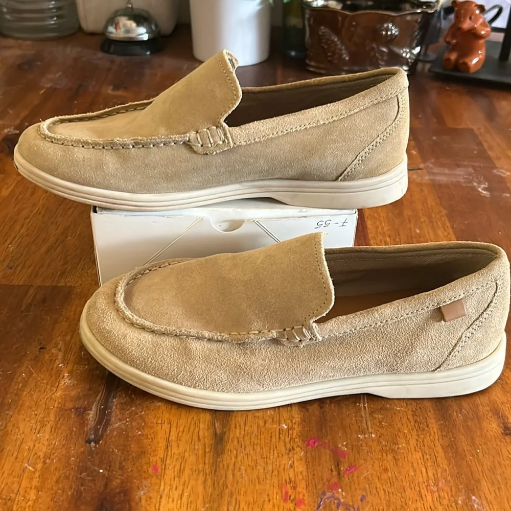 Zara Kids Cream Tan Split Suede Deck Slip On Loafers..Size 34 or 3. Gently Used